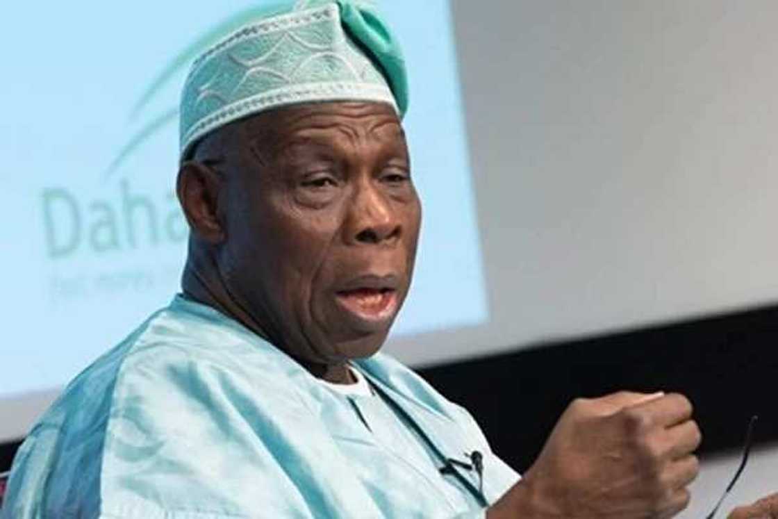 Mata 'Yan siyasa sun fi gaskiya da rikon amana - Obasanjo Mata 'Yan siyasa sun fi gaskiya da rikon amana - Obasanjo