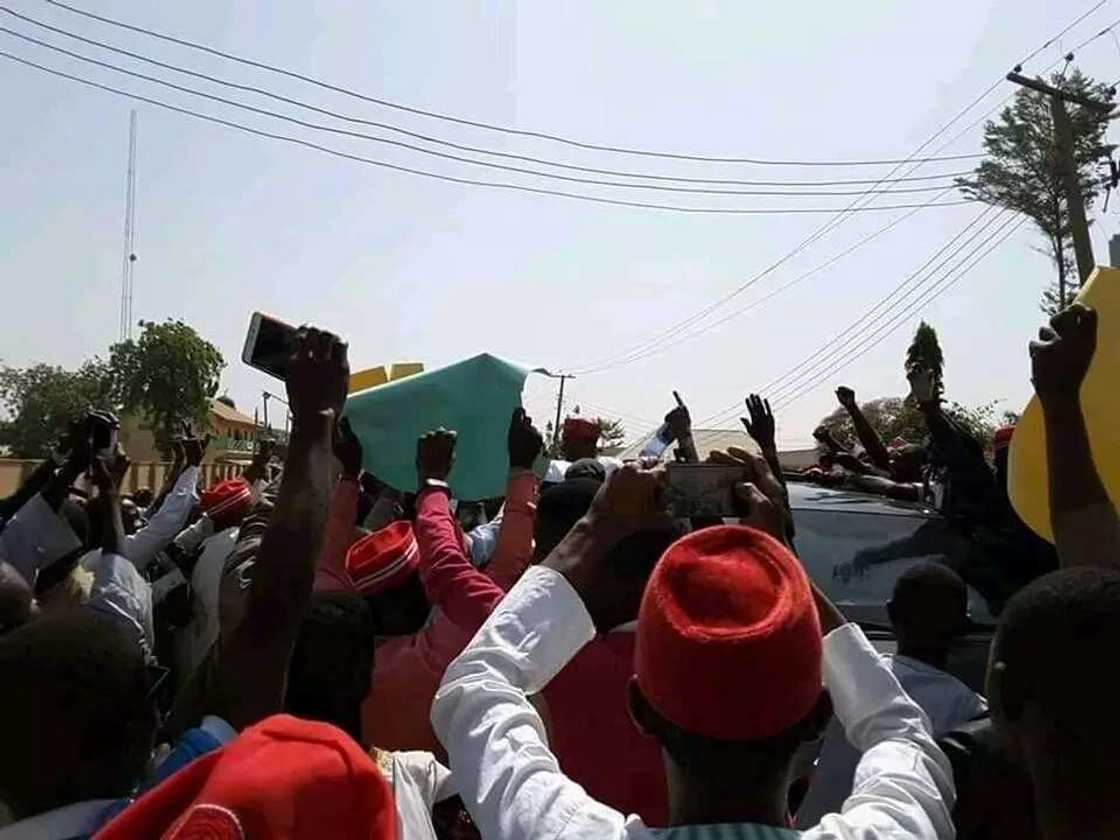 Jagoran Kwankwasiyya ya samu kyakkyawar tarba a jihar Katsina (Hotuna) Jagoran Kwankwasiyya ya samu kyakkyawar tarba a jihar Katsina (Hotuna)