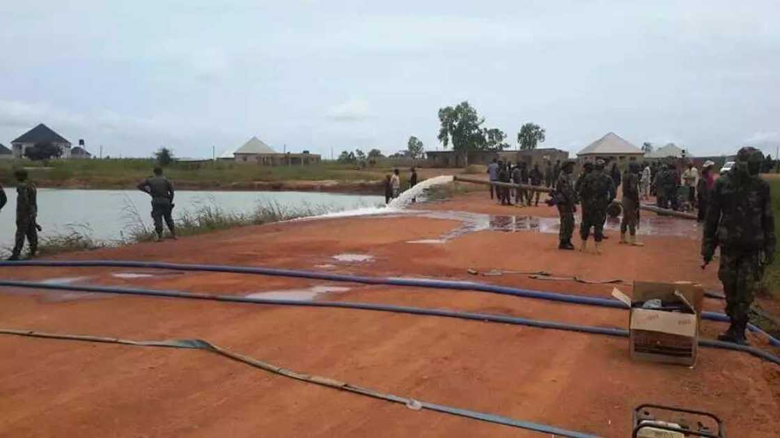 Ya zuwa yanzu, abubuwan da aka ciro daga kududdufin mutuwa a kauyen DU Ya zuwa yanzu, abubuwan da aka ciro daga kududdufin mutuwa a kauyen DU