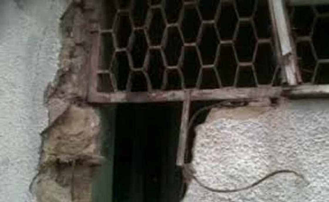 ‘Yan sanda sun bazama neman Mutane 200 da suka tsere daga gidan Kurkukun Minna ‘Yan sanda sun bazama neman Mutane 200 da suka tsere daga gidan Kurkukun Minna