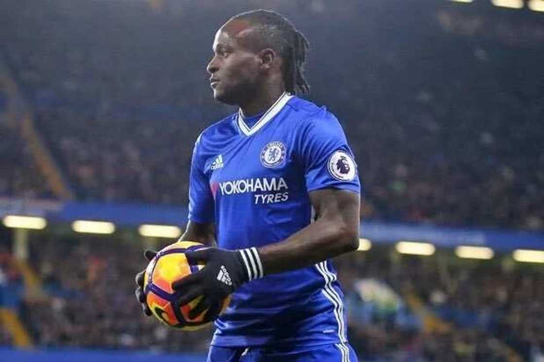 Kanu backs Victor Moses for CAF footballer of the year award Kanu backs Victor Moses for CAF footballer of the year award