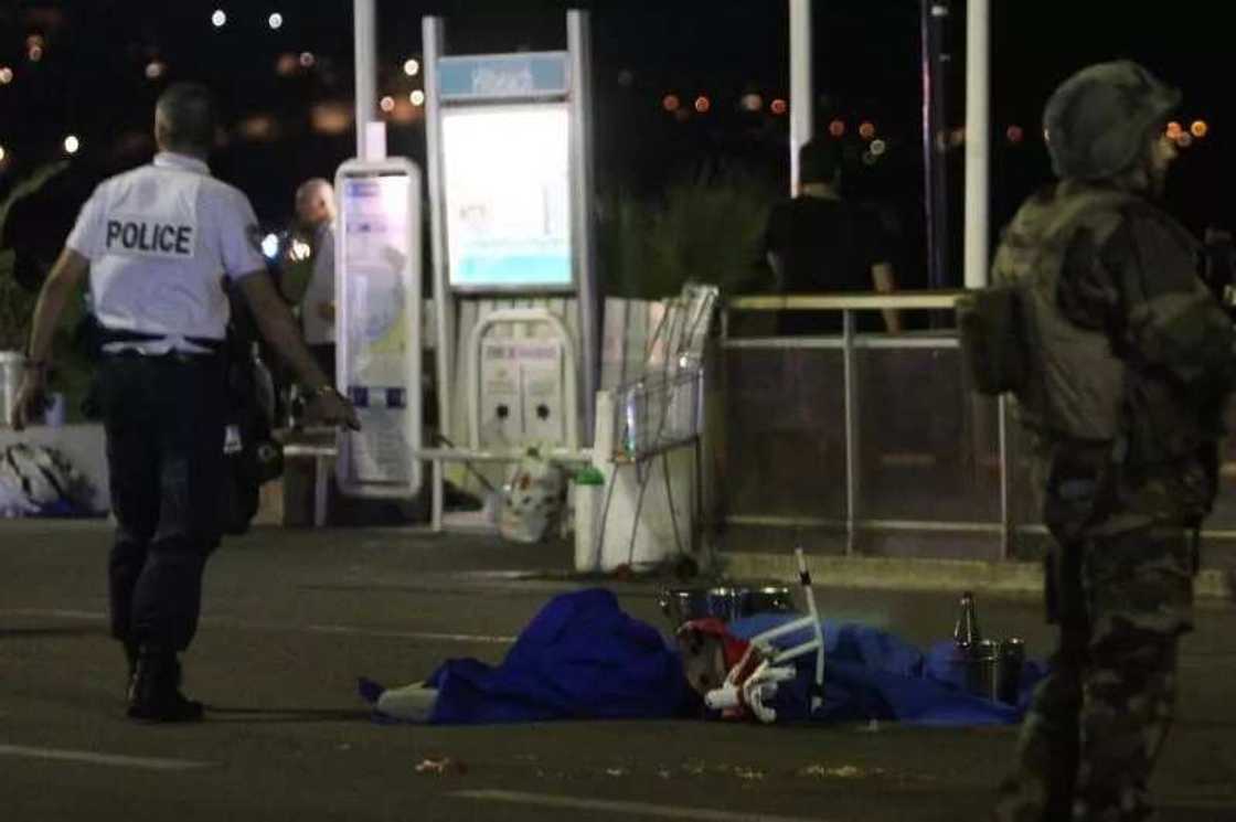 JUST IN: Lorry attack on crowd leaves at least 80 dead JUST IN: Lorry attack on crowd leaves at least 80 dead