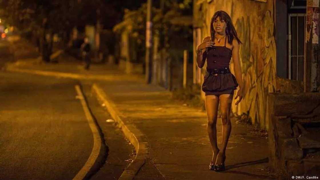 CNN ta bankado yadda ake tursasa matan Nigeria harkar karuwanci a filin shakawar Farisa CNN ta bankado yadda ake tursasa matan Nigeria harkar karuwanci a filin shakawar Farisa