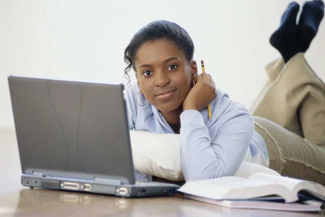 girl and laptop