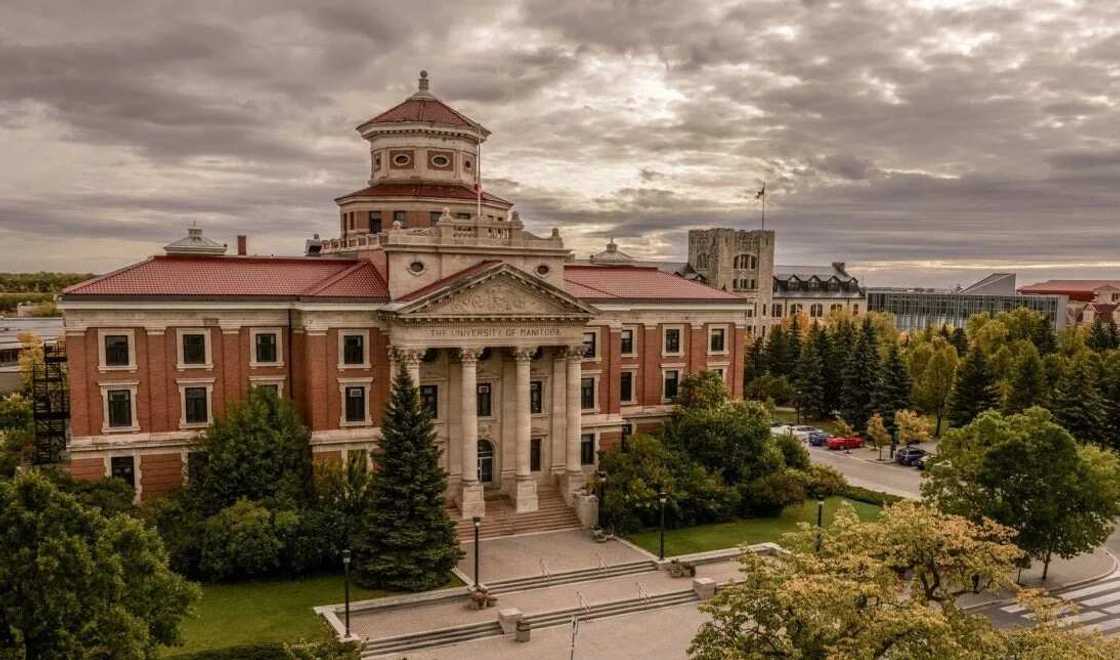 University of Manitoba University of Manitoba