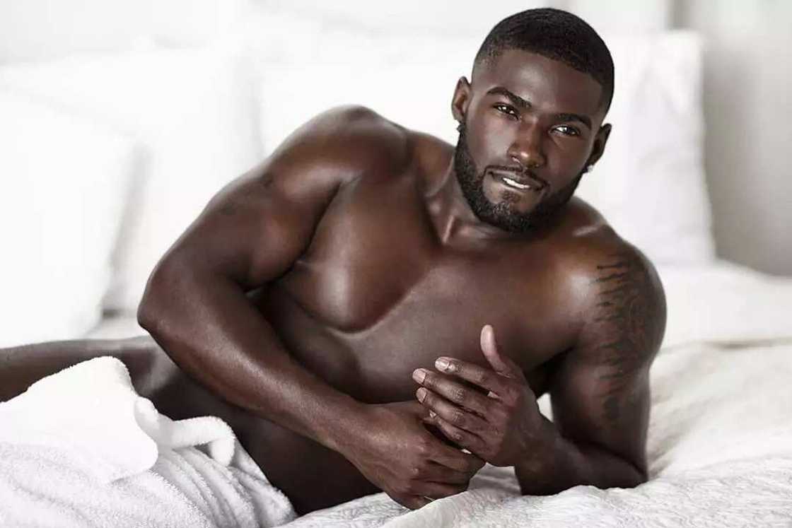 Gorgeous man in bed Gorgeous man in bed