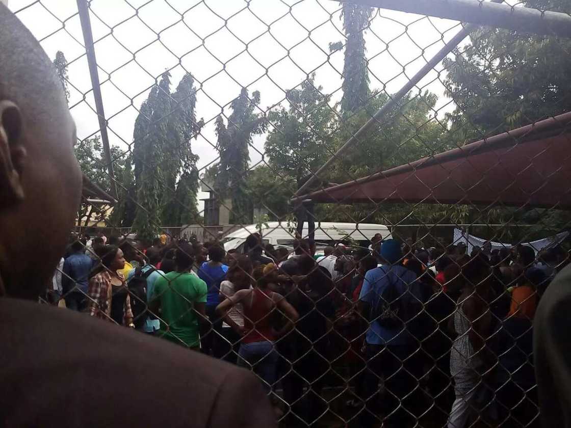 UNILAG Students Protest Death Of Colleague (Photos) UNILAG Students Protest Death Of Colleague (Photos)