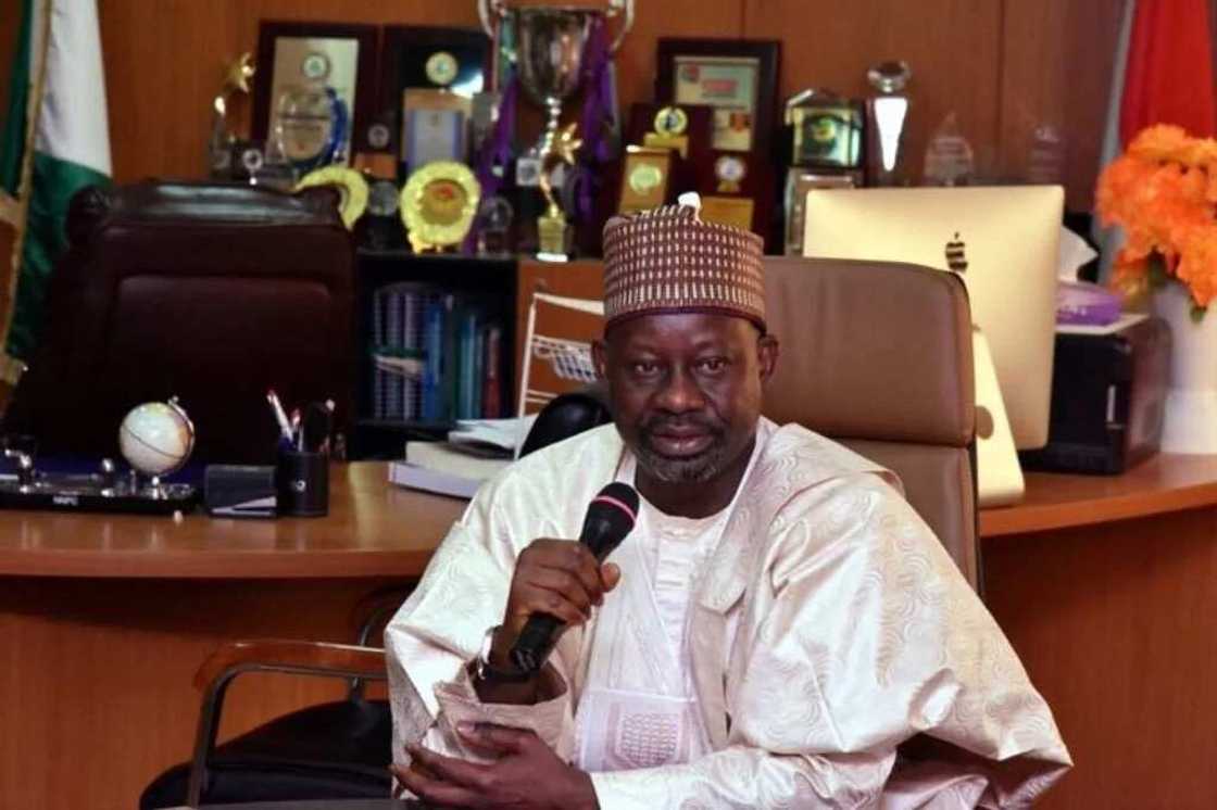 Kanin Dankwambo, da na hannun damansa sauya sheka daga PDP zuwa APC Kanin Dankwambo, da na hannun damansa sauya sheka daga PDP zuwa APC