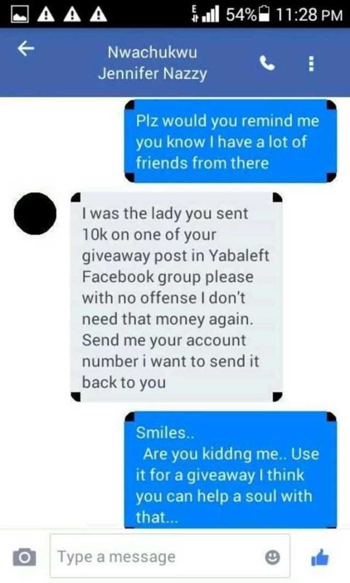 Beautiful young lady exposes a man who shared money on a Facebook group