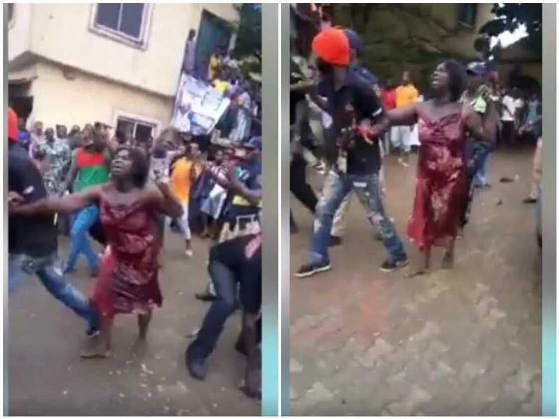 Female Badoo members nabbed by mob in Ikorodu (photos) Female Badoo members nabbed by mob in Ikorodu (photos)