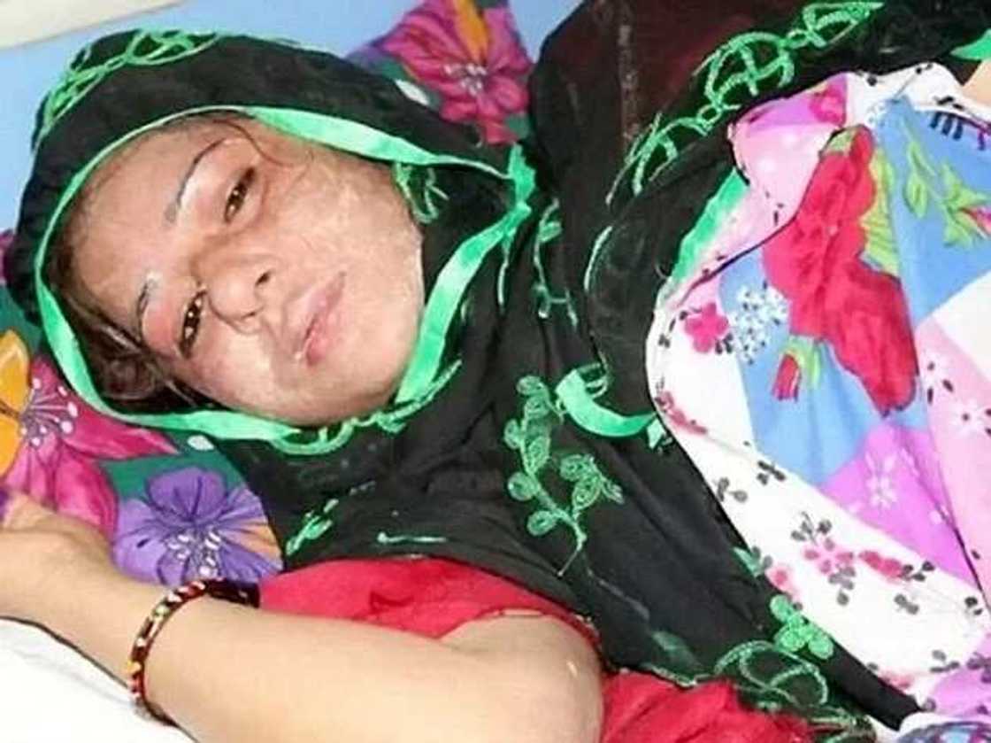 Magidanci a Indiya ya watsa wa matar sa guba don ta haifi mace Magidanci a Indiya ya watsa wa matar sa guba don ta haifi mace