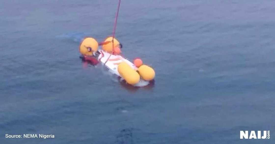 Bristow helicopter crashes in Lagos, 11 passengers rescued Bristow helicopter crashes in Lagos, 11 passengers rescued