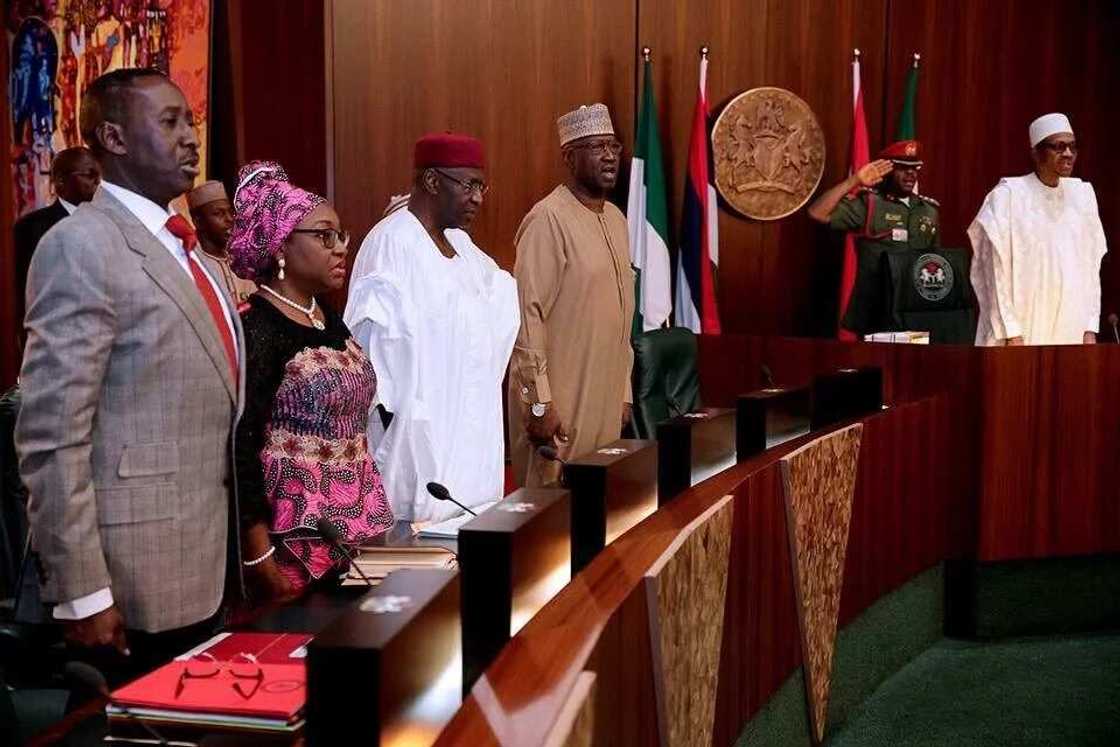 Shugaba Buhari yayi taron majalisarsa a yau laraba, sun tattauna wadannan muhimman batutuwa Shugaba Buhari yayi taron majalisarsa a yau laraba, sun tattauna wadannan muhimman batutuwa