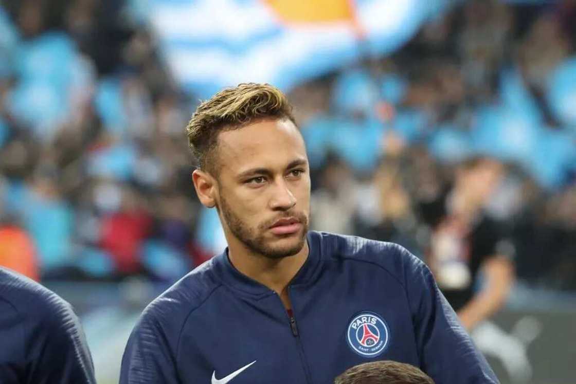 Taka leda: Neymar na iya fuskantar hukuncin zaman wakafi saboda komawarsa Barcelona Taka leda: Neymar na iya fuskantar hukuncin zaman wakafi saboda komawarsa Barcelona