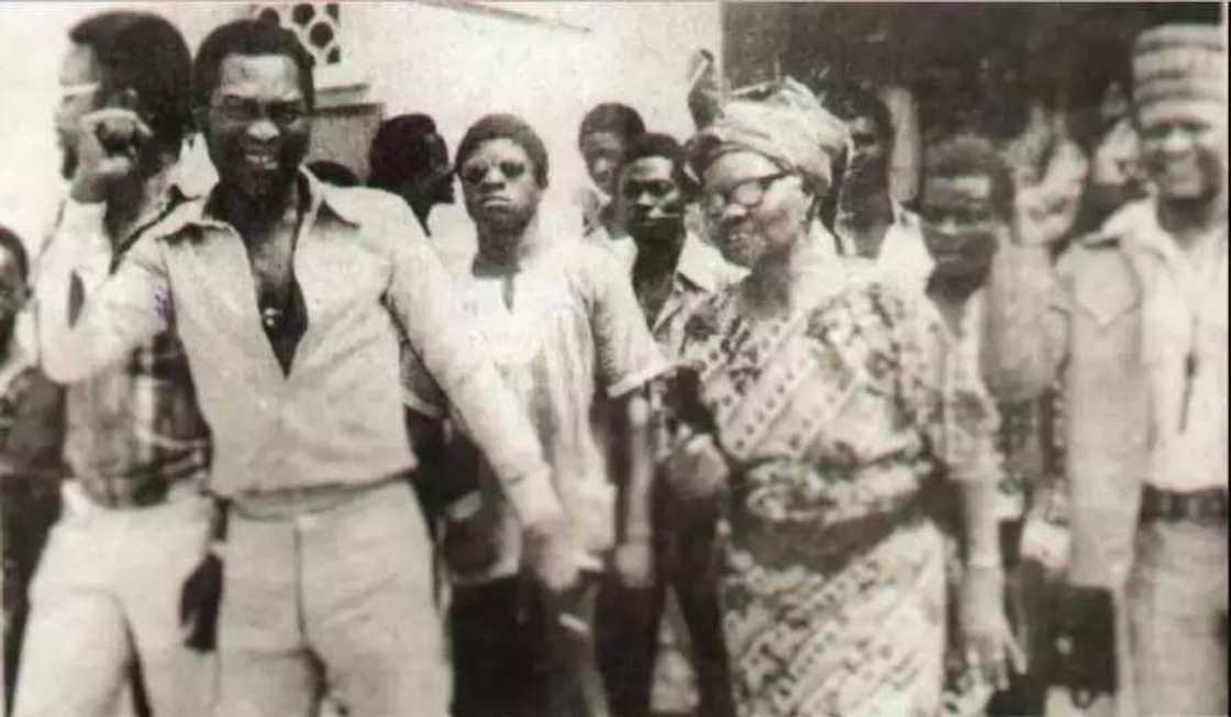 The audacious story of Funmilayo Ransome Kuti, the woman who chased the Alake of Egbaland from the throne in 1949 The audacious story of Funmilayo Ransome Kuti, the woman who chased the Alake of Egbaland from the throne in 1949