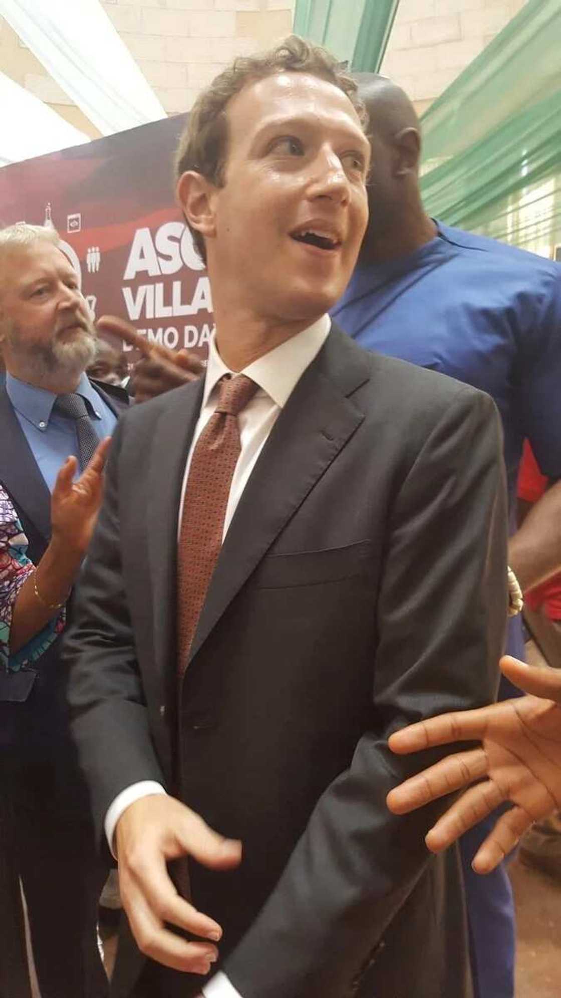 BREAKING: Buhari in closed door meeting with Mark Zuckerberg (Photo) BREAKING: Buhari in closed door meeting with Mark Zuckerberg (Photo)