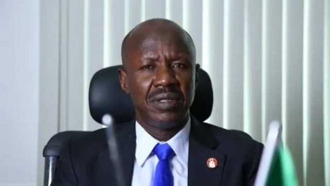 Cikin manyan yan siyasa da na yan kwangila ya duri ruwa bayan EFCC sun yi barazanar ziyartan ayyukan NDDC da aka yasar Cikin manyan yan siyasa da na yan kwangila ya duri ruwa bayan EFCC sun yi barazanar ziyartan ayyukan NDDC da aka yasar
