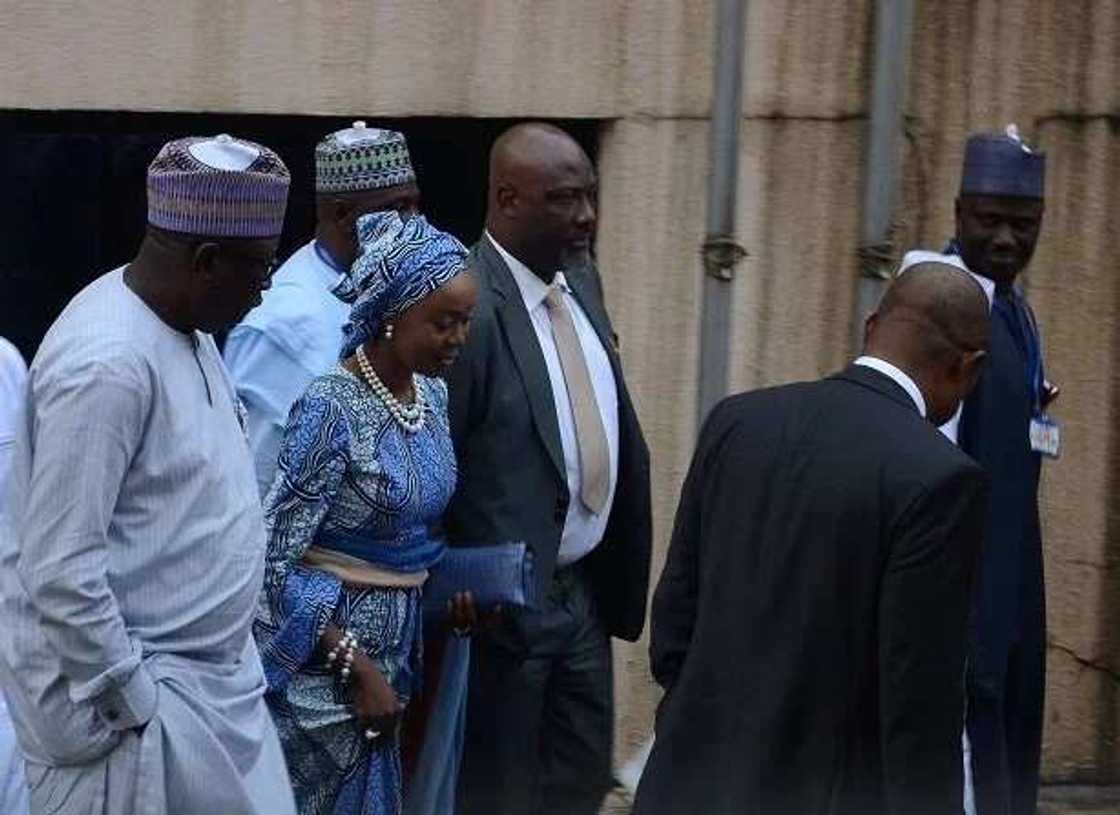 Saraki's Wife Causes Commotion At EFCC Office Saraki's Wife Causes Commotion At EFCC Office