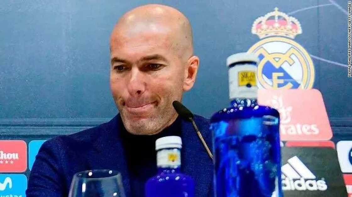 Zidane at the press conference following his announcement to Real Madrid. Zidane at the press conference following his announcement to Real Madrid.