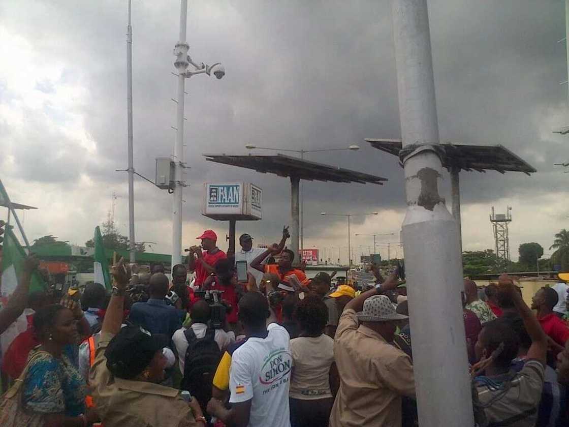 NLC members, police clash (photos) NLC members, police clash (photos)