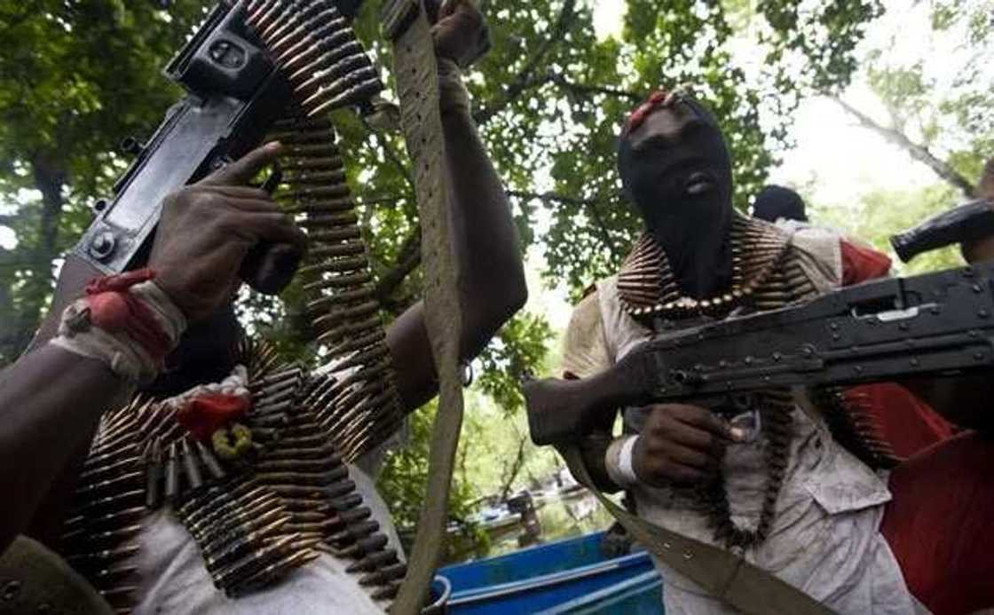Niger Delta militants invade Lagos community Niger Delta militants invade Lagos community