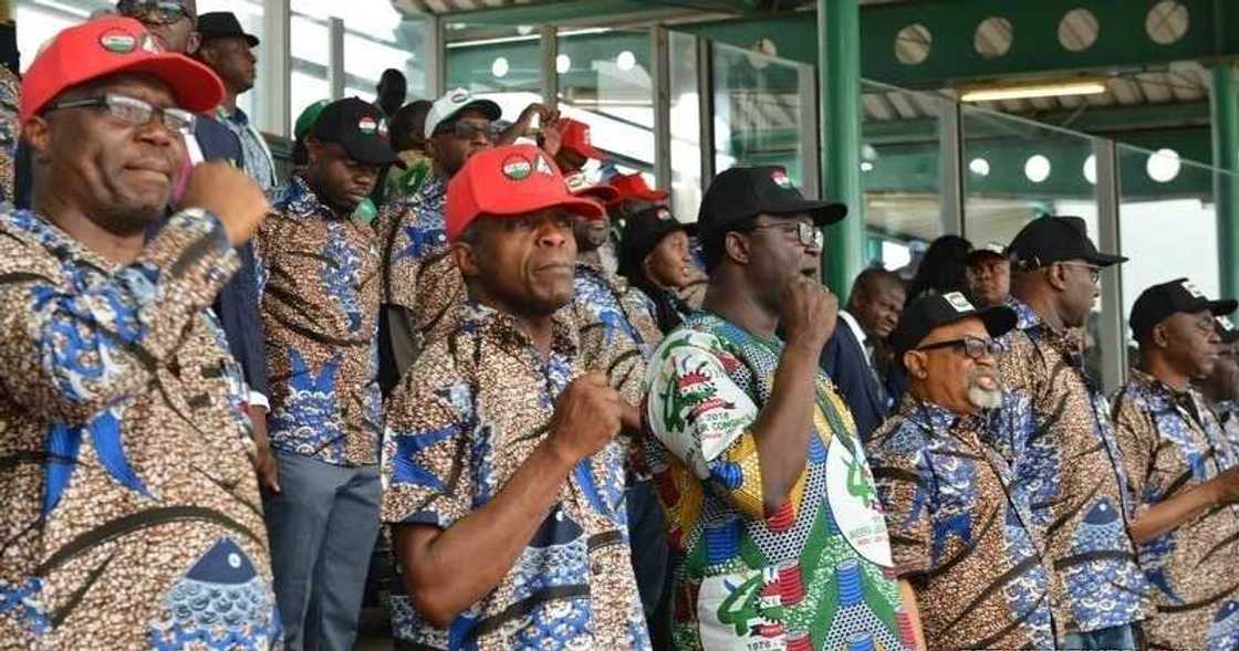 Karin albashi: Bani gishiri in baka manda zamu yi da yan siyasa a zaben 2019 – Kungiyar kwadago Karin albashi: Bani gishiri in baka manda zamu yi da yan siyasa a zaben 2019 – Kungiyar kwadago