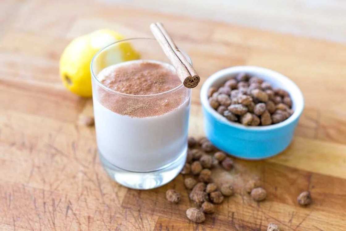 Tigernuts and a cup of milk Tigernuts and a cup of milk