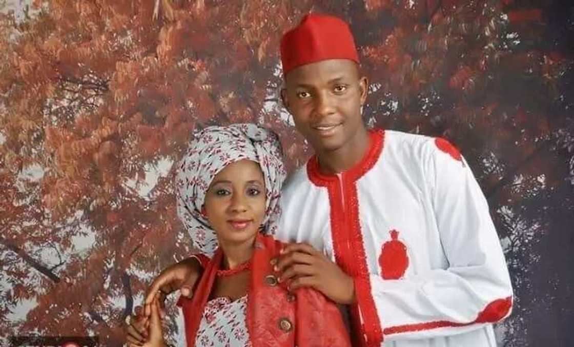 Alheri danko: Daliban Kwankwaso da su ka yi aure sun sanyawa diyar su sunan matar sa Alheri danko: Daliban Kwankwaso da su ka yi aure sun sanyawa diyar su sunan matar sa