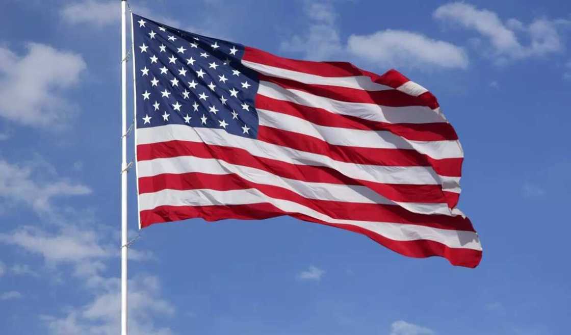 An kori jami'an diflomasiyyar Amurka 32 daga aiki bayan kama su da hotunan batsa a waya An kori jami'an diflomasiyyar Amurka 32 daga aiki bayan kama su da hotunan batsa a waya