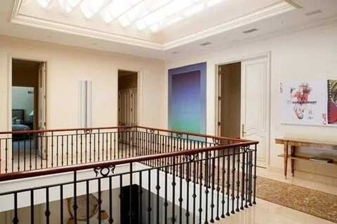 Lavish! Jay Z And Beyonce Move Into $45 Million Mansion (PICTURES) Lavish! Jay Z And Beyonce Move Into $45 Million Mansion (PICTURES)