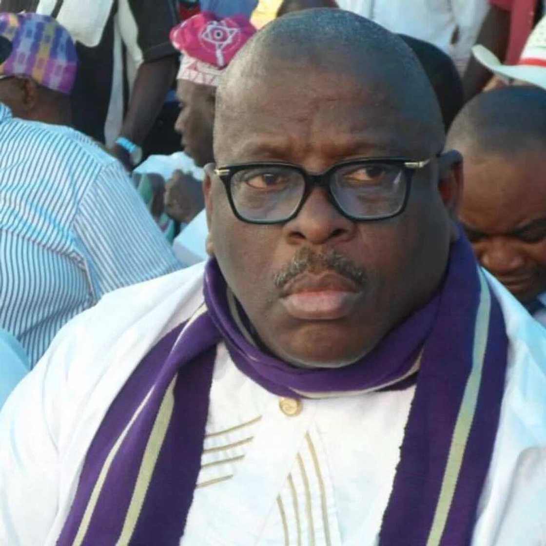 Matasan PDP sun bukaci Buruji Kashamu ya koma APC Matasan PDP sun bukaci Buruji Kashamu ya koma APC