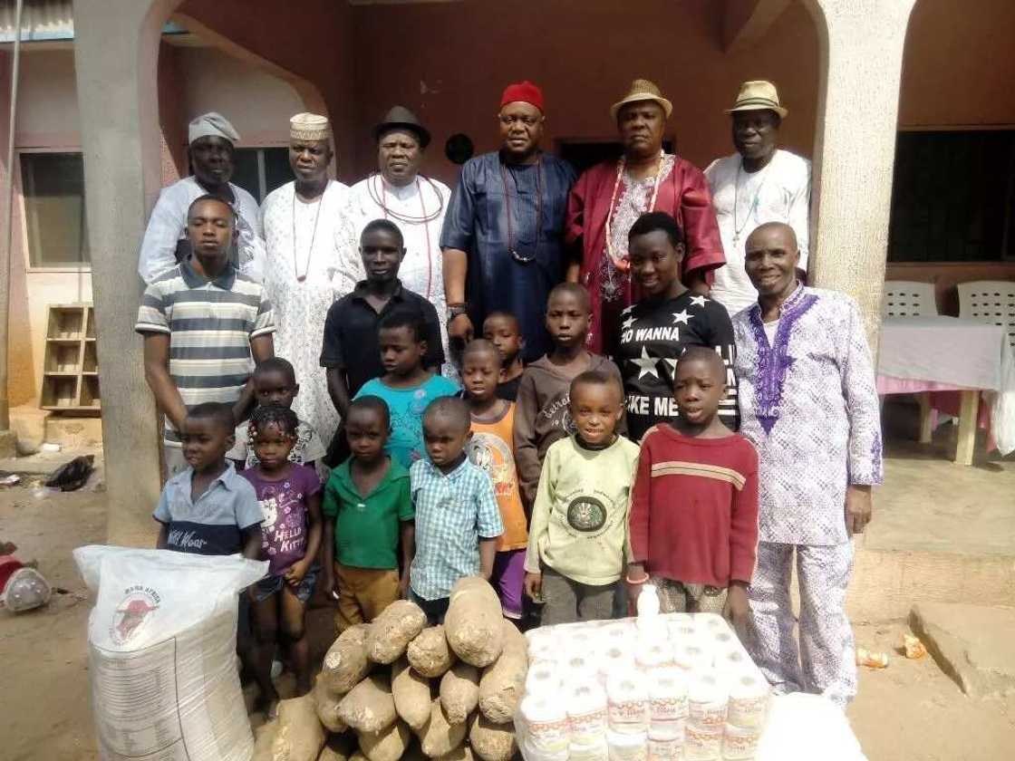 Ogboni fraternity cult: rituals, symbols, hand sign, human sacrifice Ogboni fraternity cult: rituals, symbols, hand sign, human sacrifice