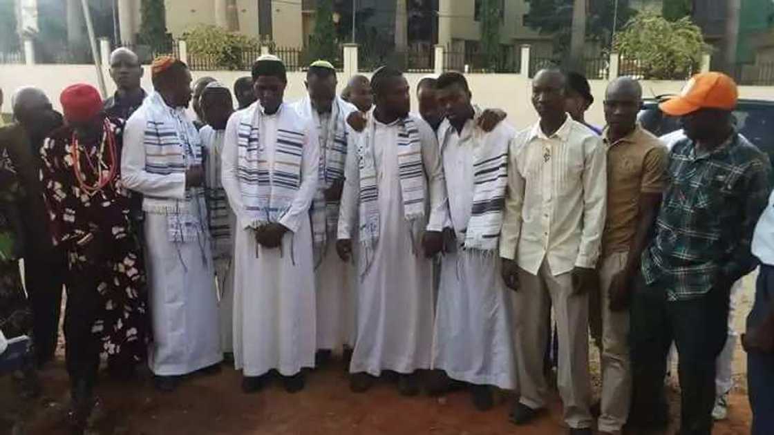 These strange photos from Nnamdi Kanu’s trial will keep you wondering These strange photos from Nnamdi Kanu’s trial will keep you wondering