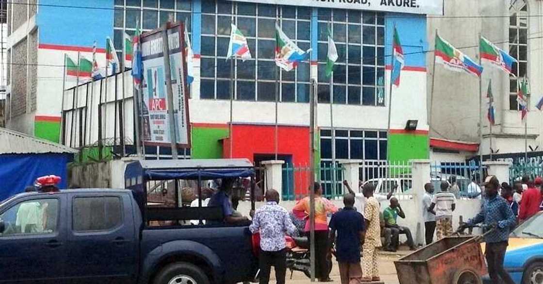 Barawo ya yi awon gaba da zunzurutun kudi naira miliyan 43 a hedkwatar APC