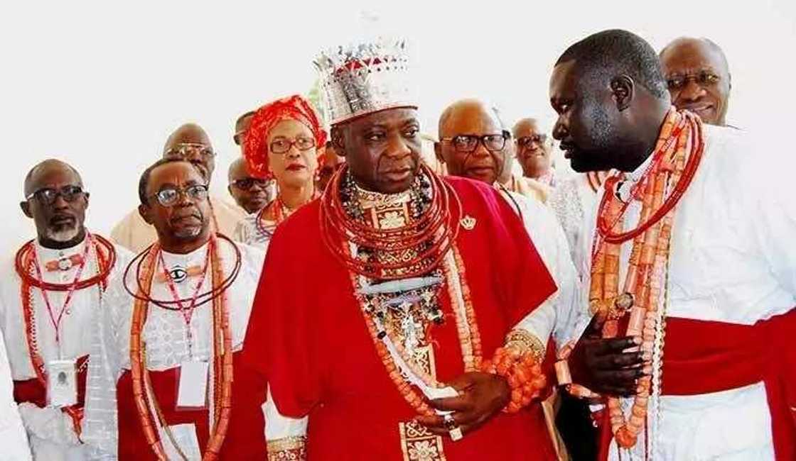 Olu na Warri ya ziyarci shugaba Buhari a fadar Villa Olu na Warri ya ziyarci shugaba Buhari a fadar Villa