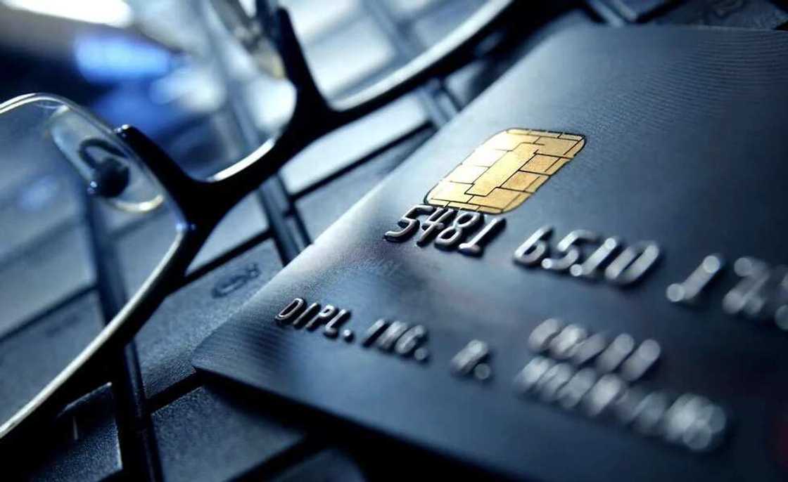 Duba yadda ma'aikatan banki ke iya muku sata a asusu ba tare da bankin ya sani ba, kuma kuma baku ga alert ba Duba yadda ma'aikatan banki ke iya muku sata a asusu ba tare da bankin ya sani ba, kuma kuma baku ga alert ba