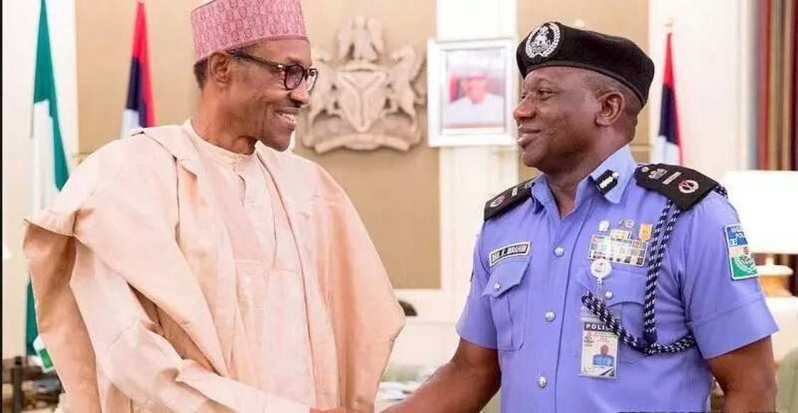 Yanzu - yanzu: Buhari sunyi ganawar sirri da Babban Sufeton 'Yan Sanda Yanzu - yanzu: Buhari sunyi ganawar sirri da Babban Sufeton 'Yan Sanda