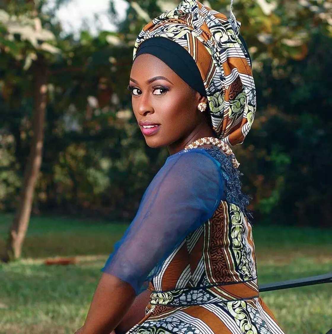 Nafisa Abdullahi ta fito da 'aski' a sabom fim din Sultana Nafisa Abdullahi ta fito da 'aski' a sabom fim din Sultana