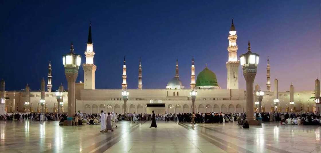 A karon farko: An fara gabatar da wa'azi da harshen Hausa a masallacin manzo na Madina A karon farko: An fara gabatar da wa'azi da harshen Hausa a masallacin manzo na Madina