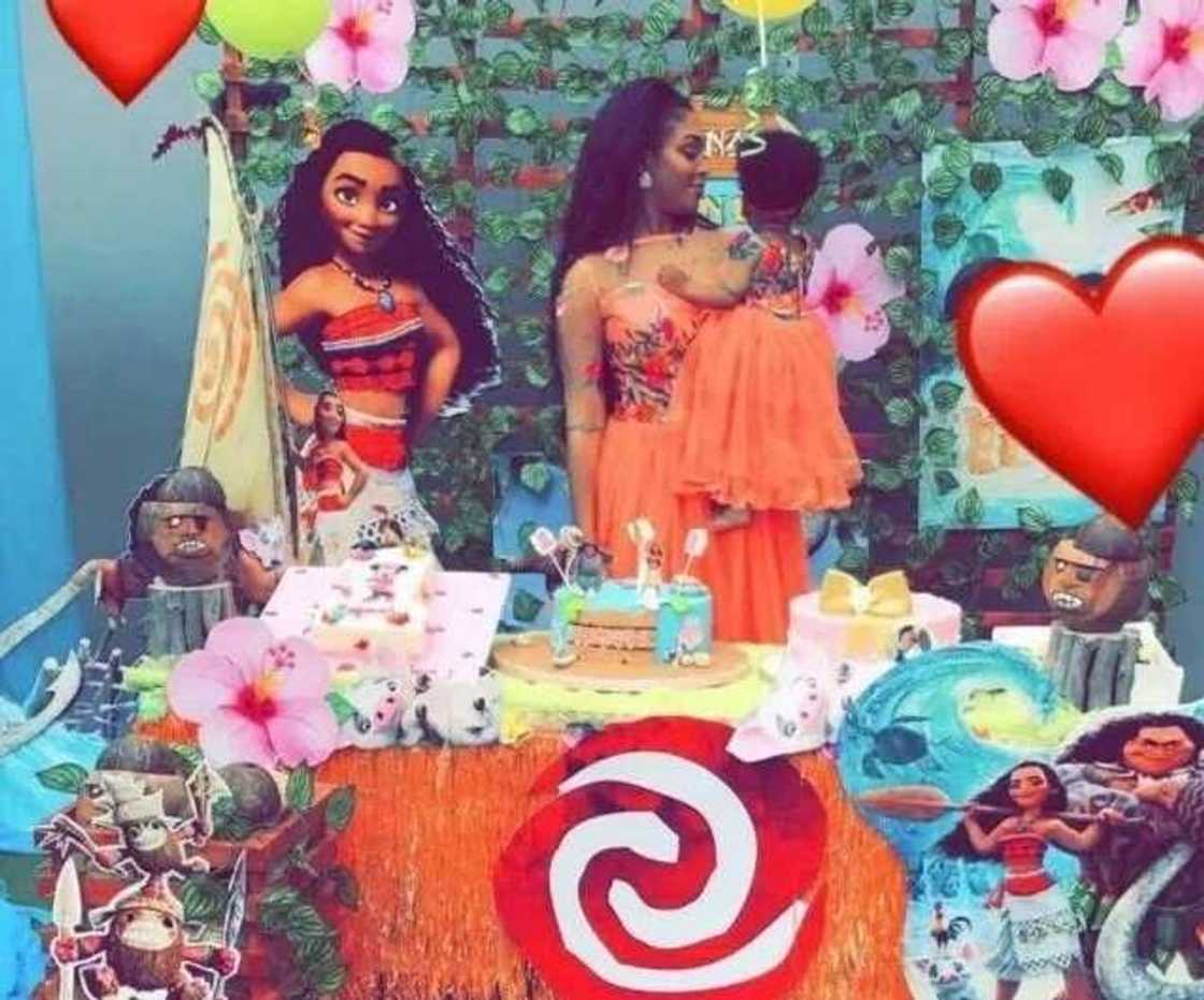 Dabota Lawson and daughter at her first birthday
Source: Yabableftonline Dabota Lawson and daughter at her first birthday
Source: Yabableftonline