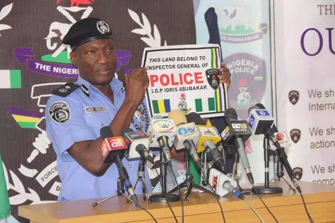 An cafke wasu masu yiwa shugaban 'yan sanda kazafi An cafke wasu masu yiwa shugaban 'yan sanda kazafi