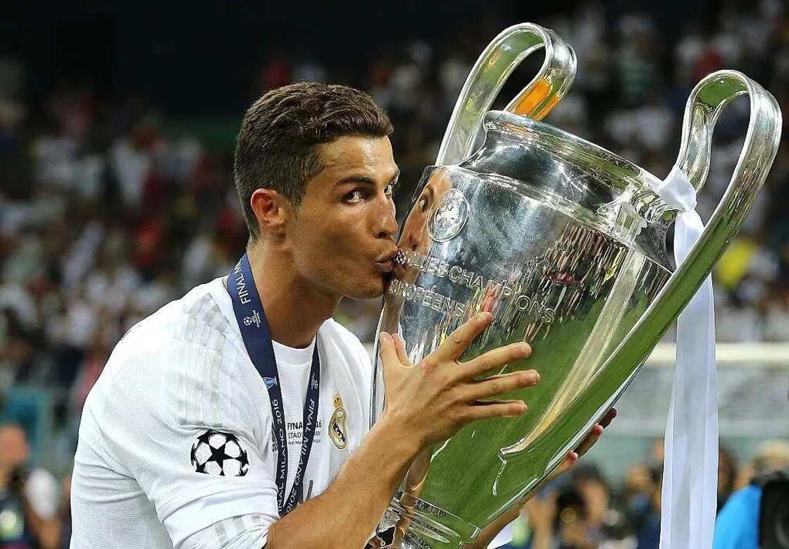 Ronaldo with UEFA Cup Ronaldo with UEFA Cup