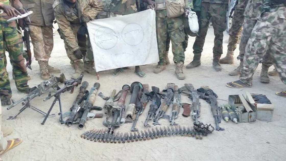 Boko Haram: Nigerian army rescues 500 people Boko Haram: Nigerian army rescues 500 people