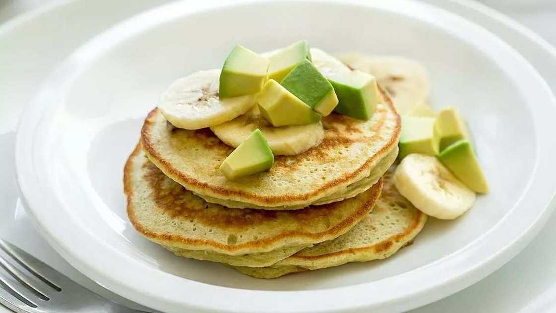 How to make pancakes without flour and baking powder with bananas oats avocado How to make pancakes without flour and baking powder with bananas oats avocado