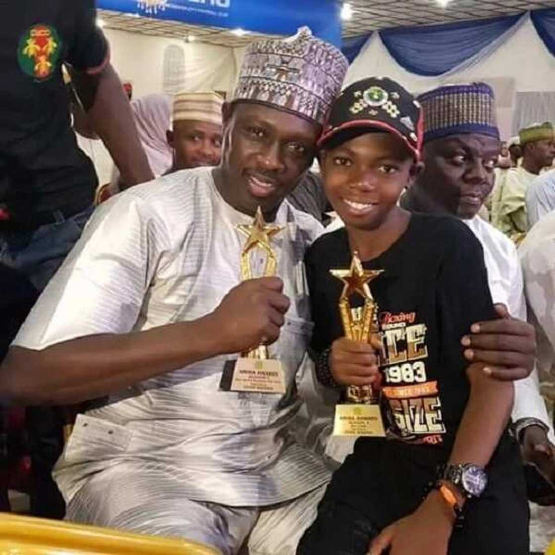 Kannywood: An ba manyan jarumai lambar yabo (hotuna) Kannywood: An ba manyan jarumai lambar yabo (hotuna)