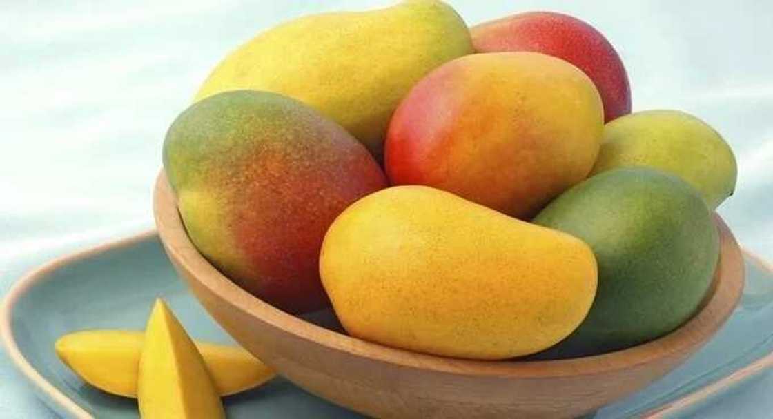 Sweet and juicy mango Sweet and juicy mango