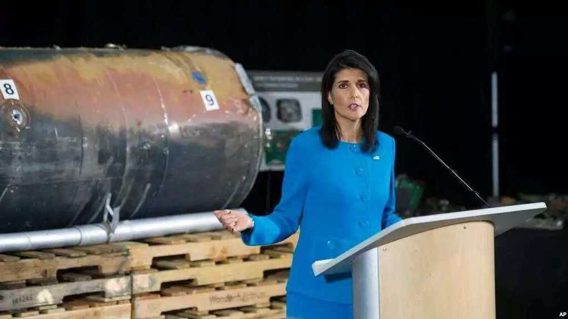 Amurka ta nunawa duniya cikakkiyar hujja cewa Iran ke baiwa 'yan tawayen Yemen makamai Amurka ta nunawa duniya cikakkiyar hujja cewa Iran ke baiwa 'yan tawayen Yemen makamai