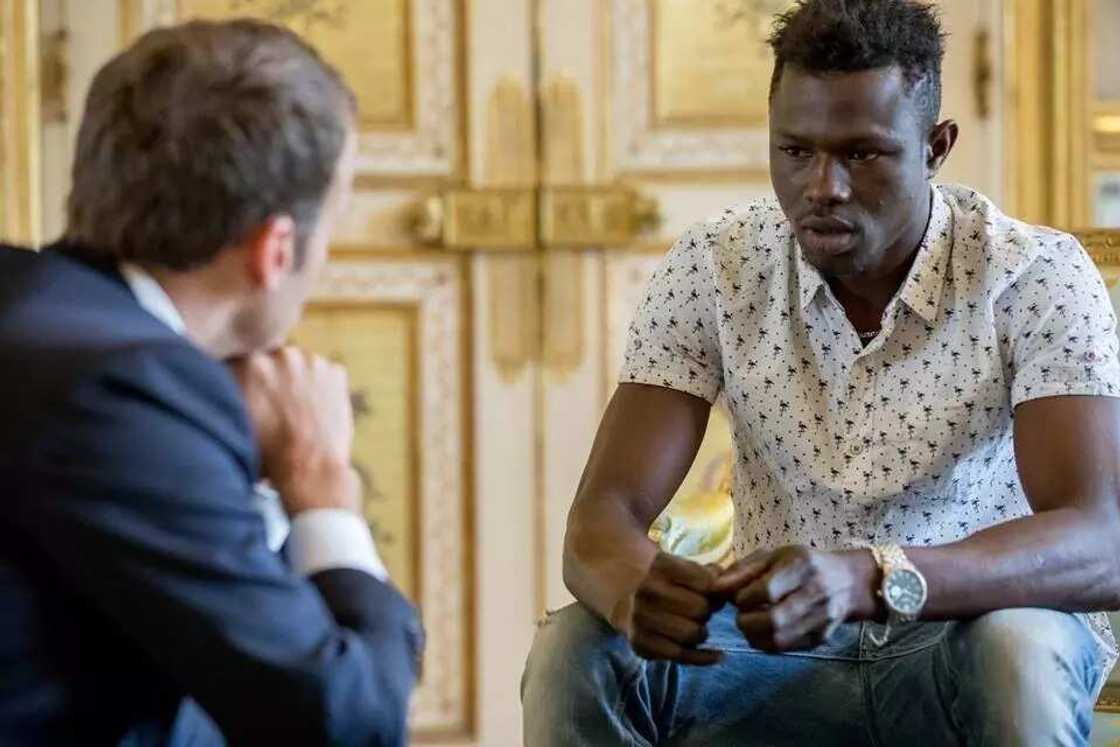 Hero West-African migrant saves 4-year-old child from Paris balcony Hero West-African migrant saves 4-year-old child from Paris balcony