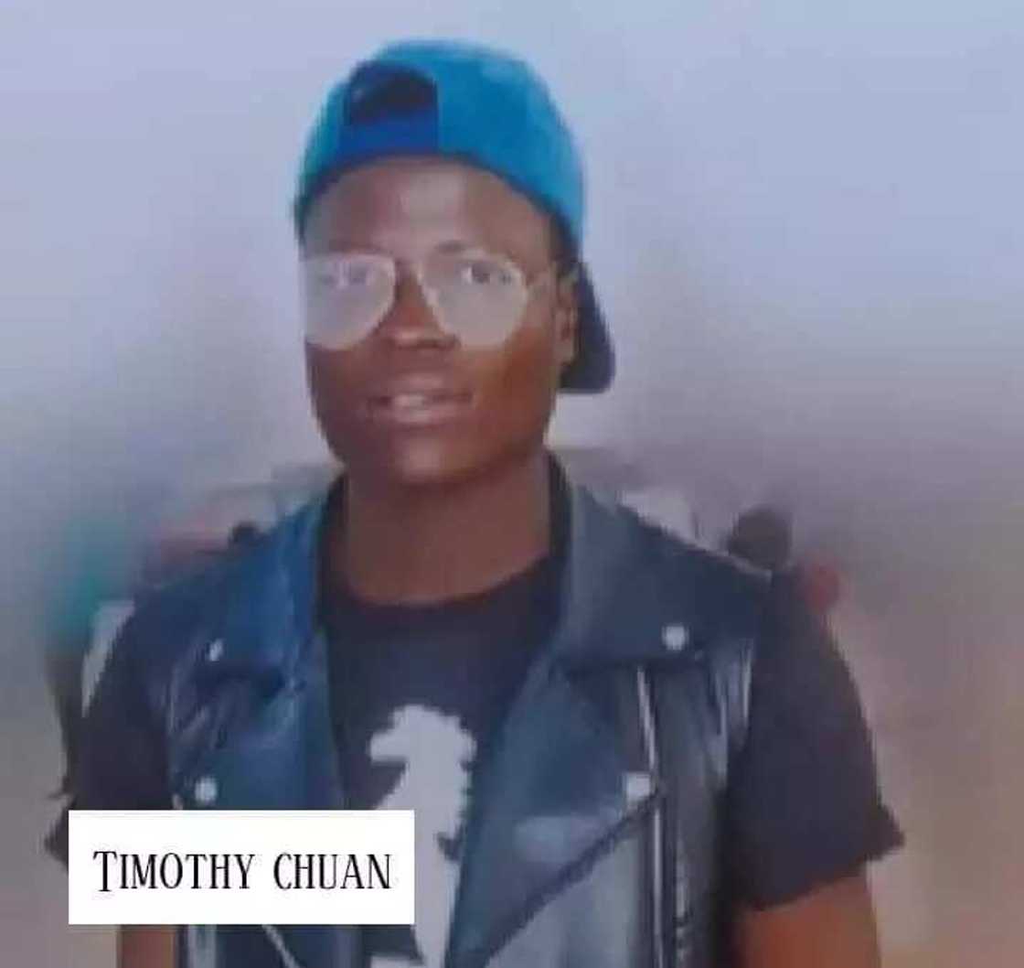 Hotunan 'yan kabilar Berom da su ka kashe janar Idris Alkali Hotunan 'yan kabilar Berom da su ka kashe janar Idris Alkali