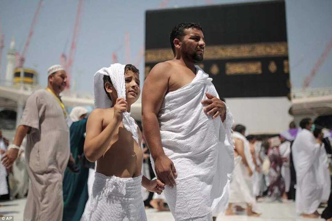 Muslims Gather At Mount Arafat To Mark Peak Of Hajj 2015 Muslims Gather At Mount Arafat To Mark Peak Of Hajj 2015